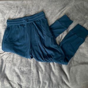 Kate Quinn Skinny Crop Joggers